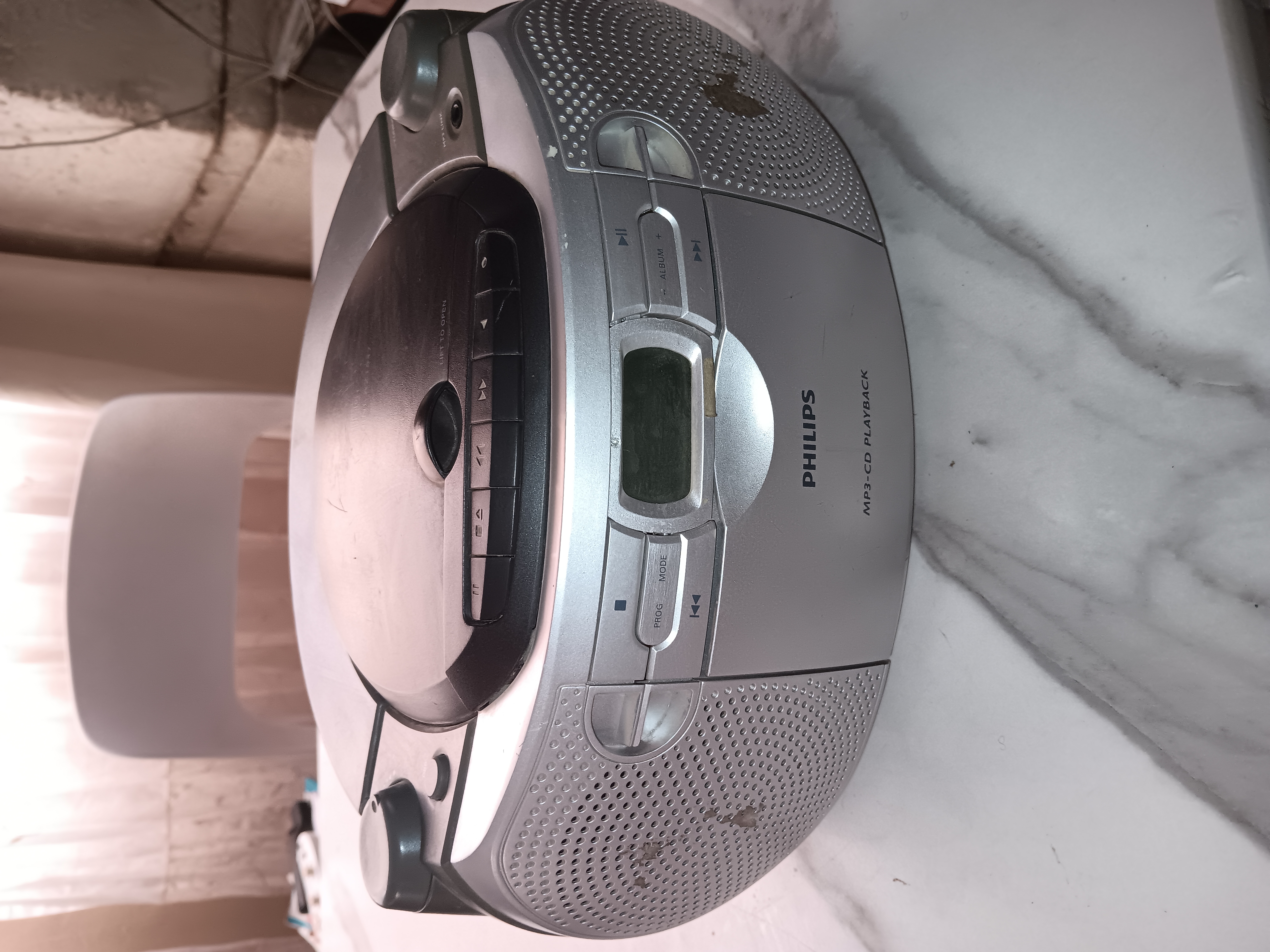 PHILIPS AZ1047/98 CD BOOMBOX 