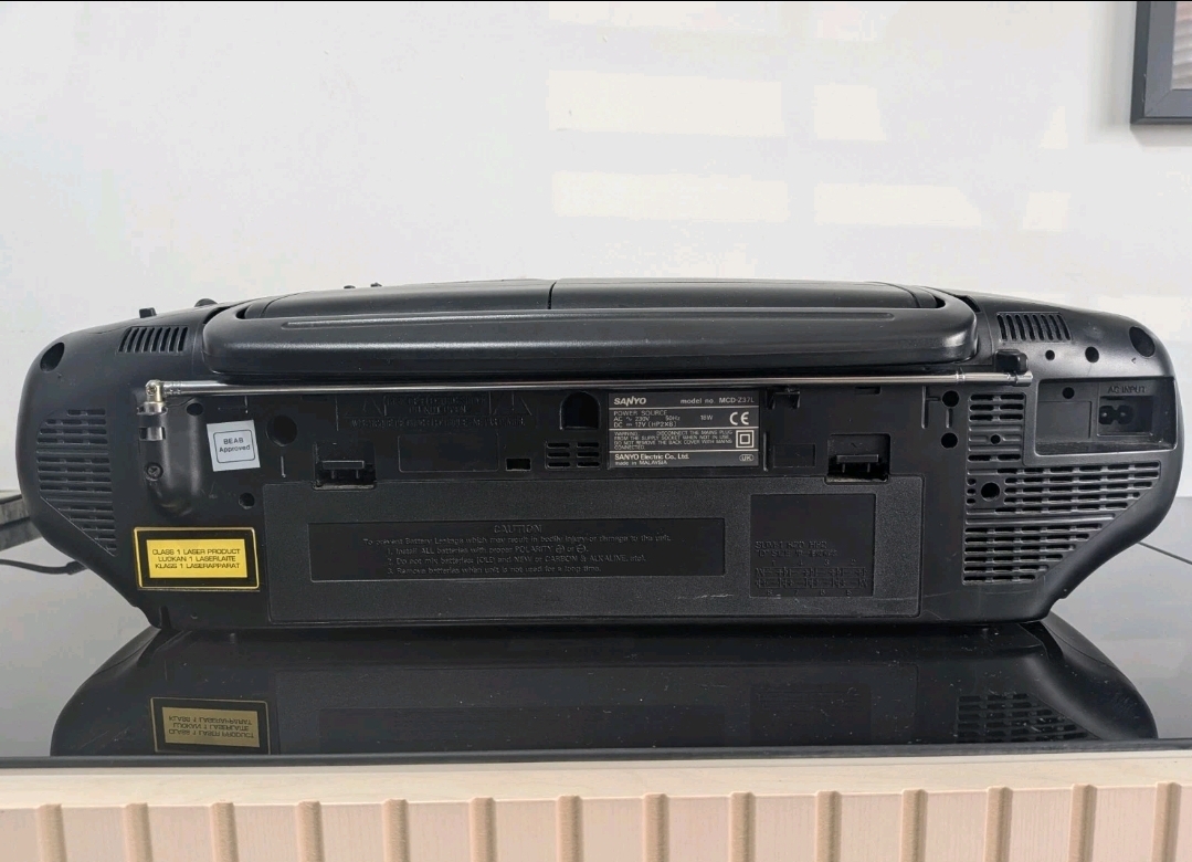 SANYO MCD Z37L BOOMBOX  — Image 7