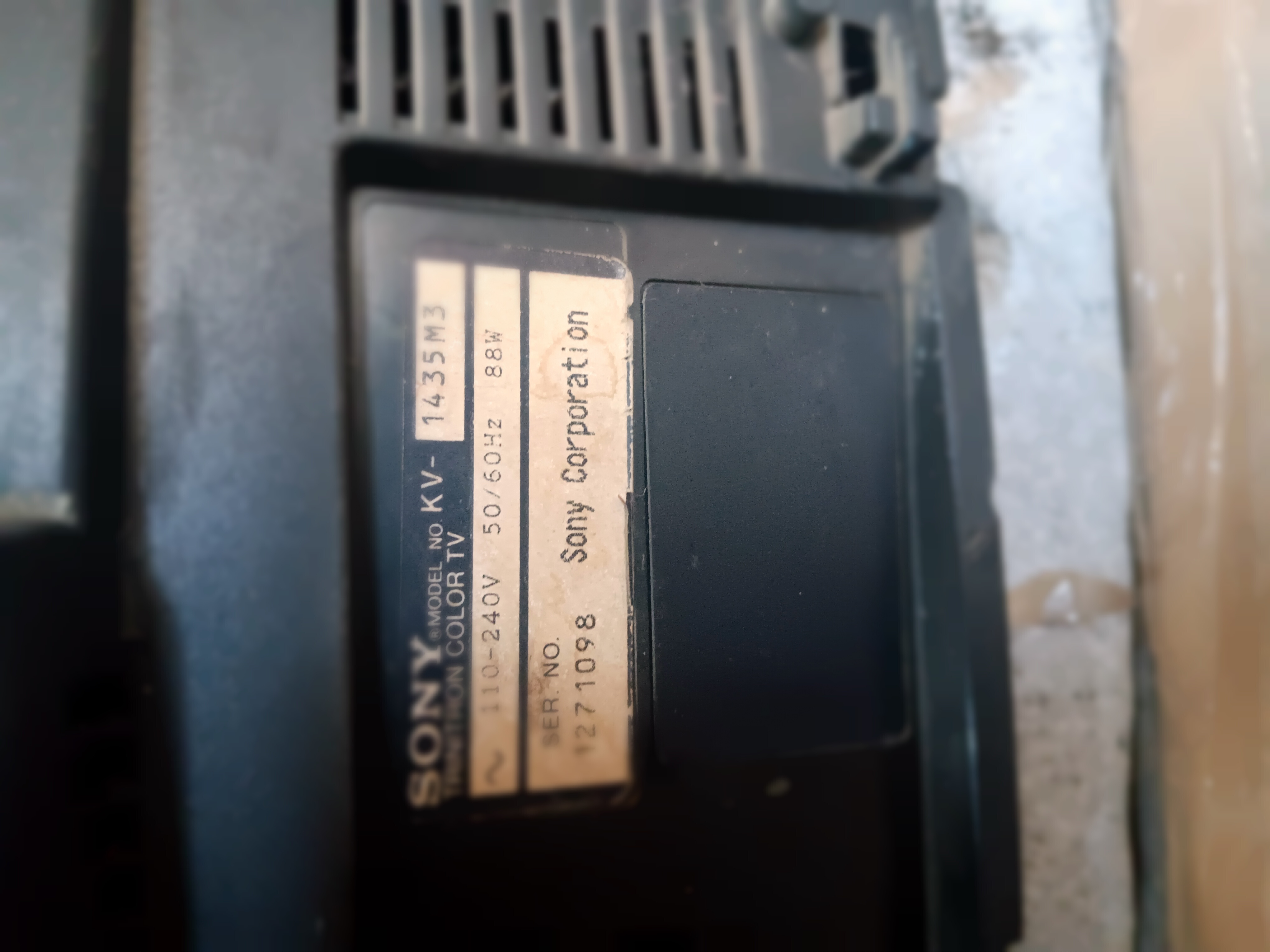 SONY 14 INCH KV 1435M3 CRT TV — Image 7