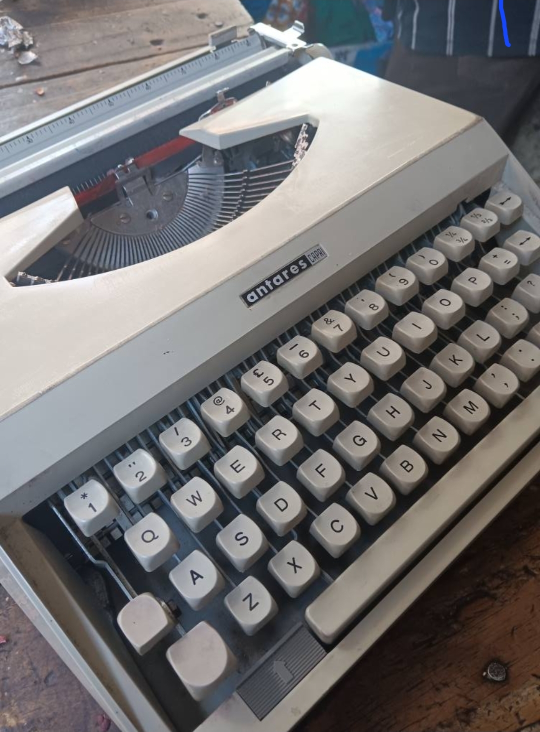 Antares Capri manual typewriter 