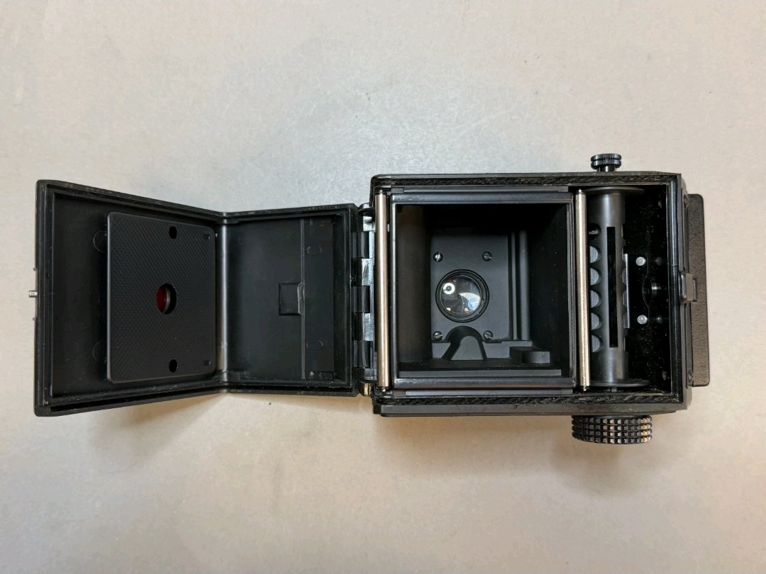 Lubitel 166b 120mm tlr film camera  — Image 4