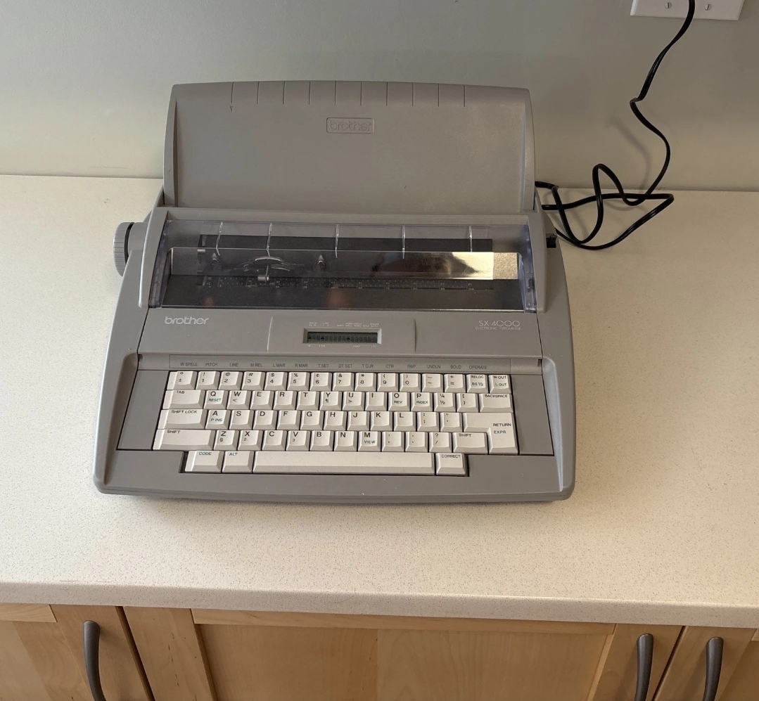 BROTHER SX 4000 ELECTRONIC TYPEWRITER  — Image 4