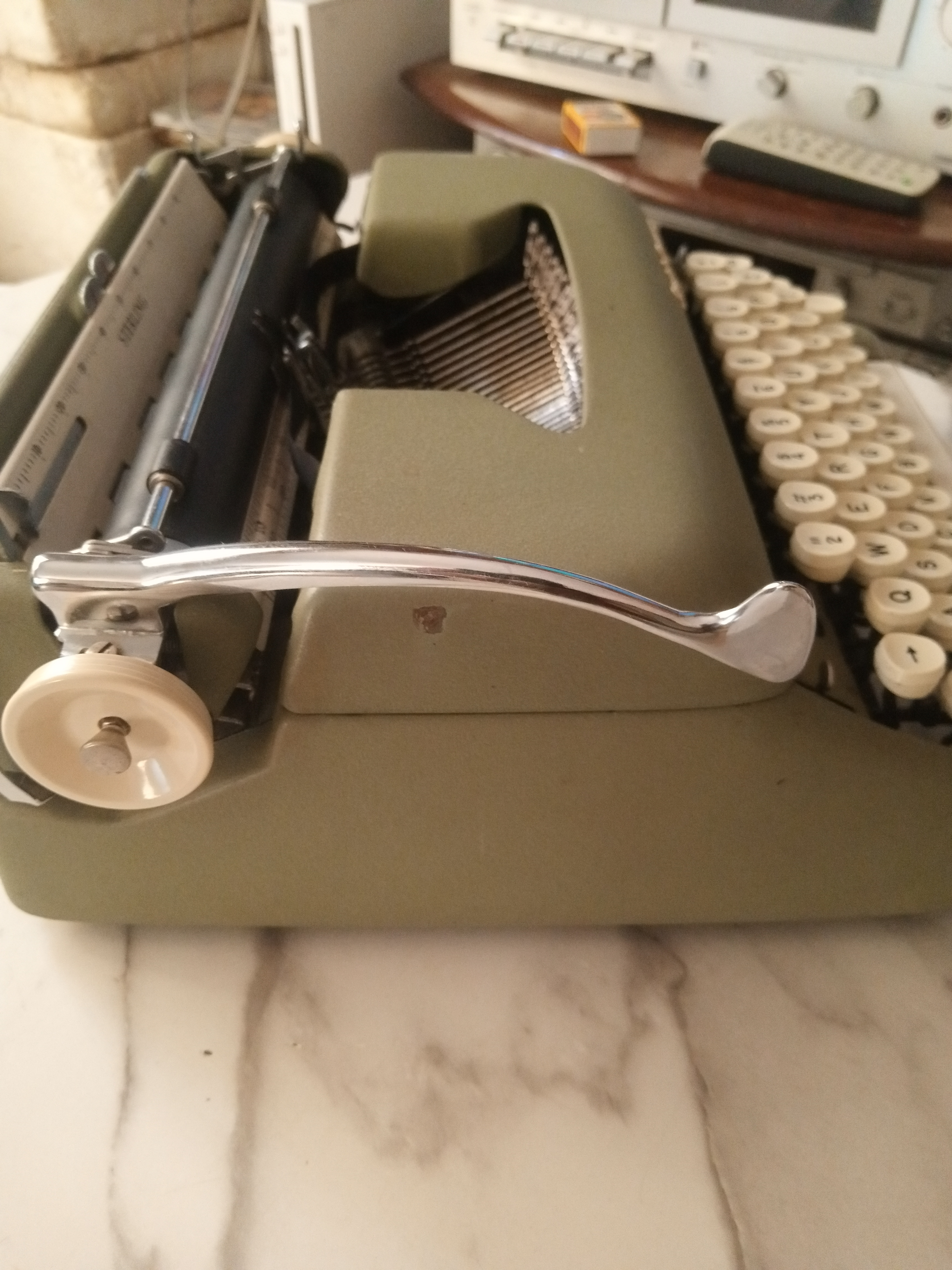 Smith corona Sterling portable typewriter  — Image 5