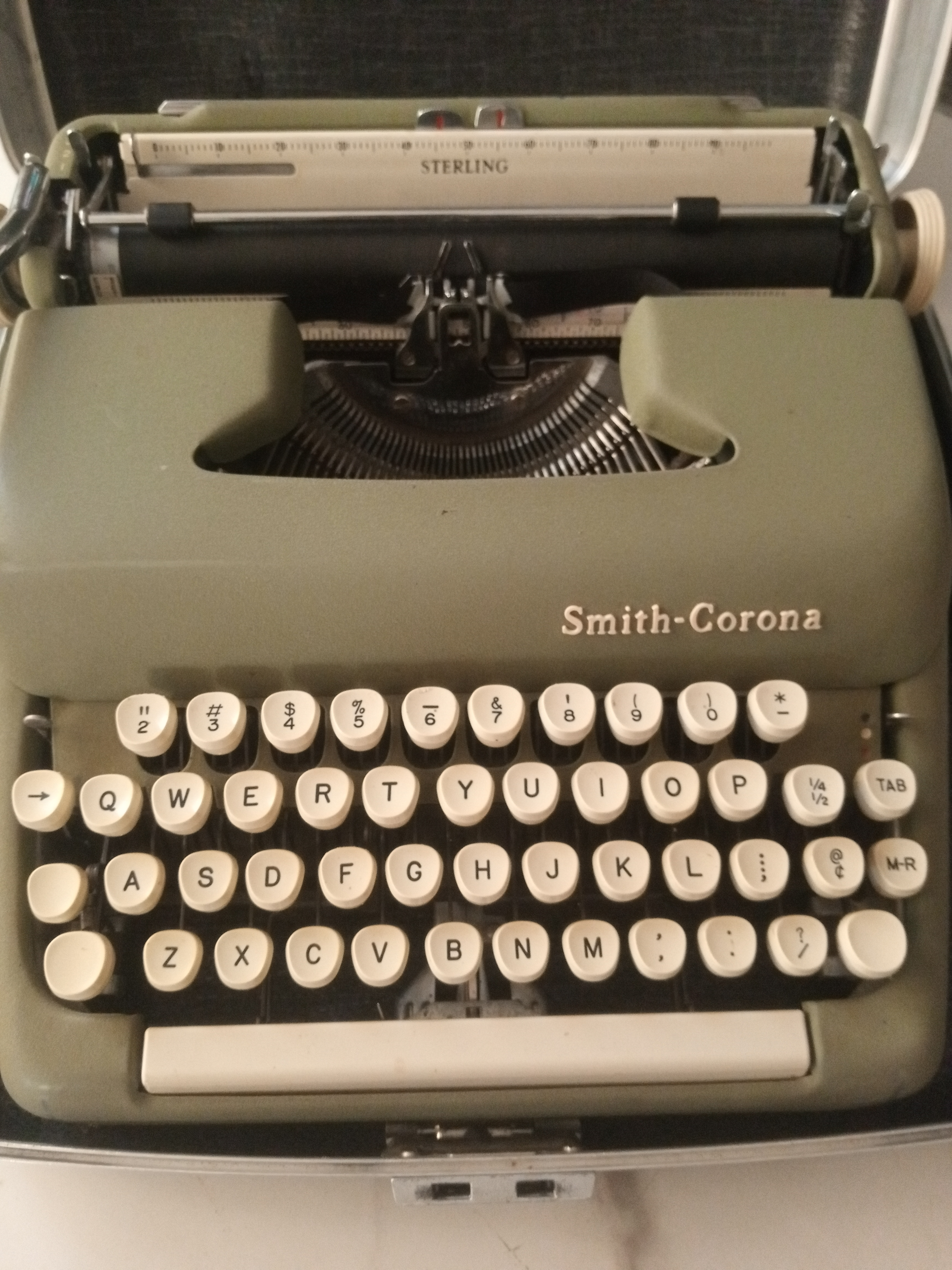 Smith corona Sterling portable typewriter 