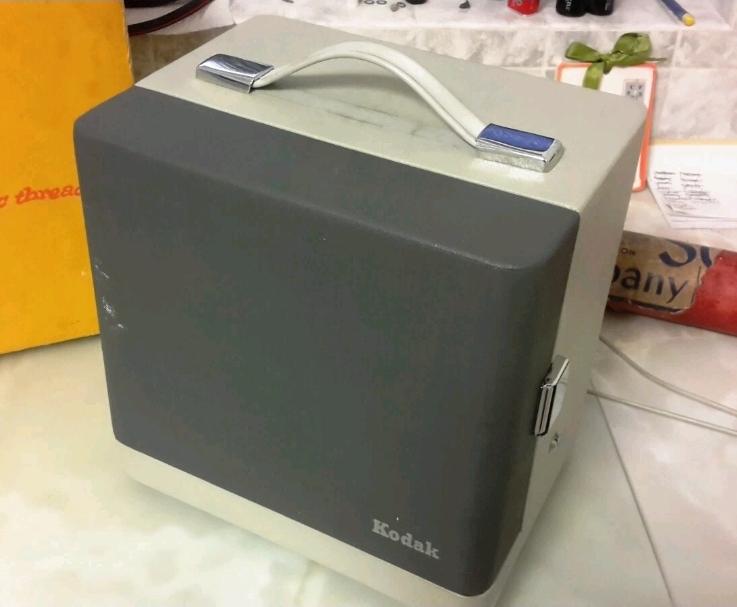 Kodak brownie 8 movie projector A15g — Image 3