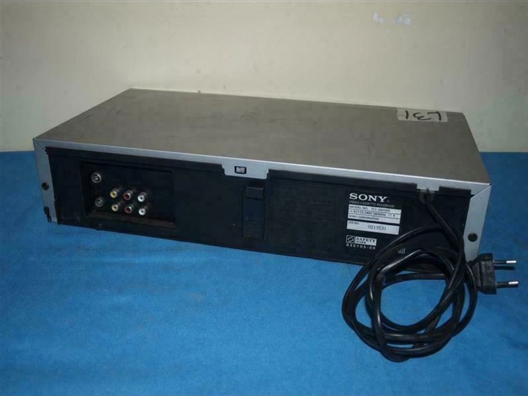 Sony SLV-ED939 6 head hifi stereo VCR — Image 5