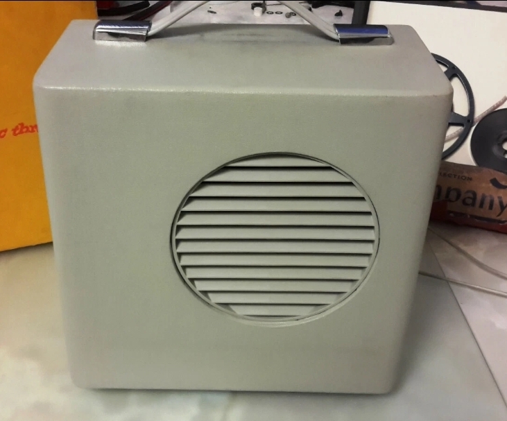 Kodak brownie 8 movie projector A15g — Image 4