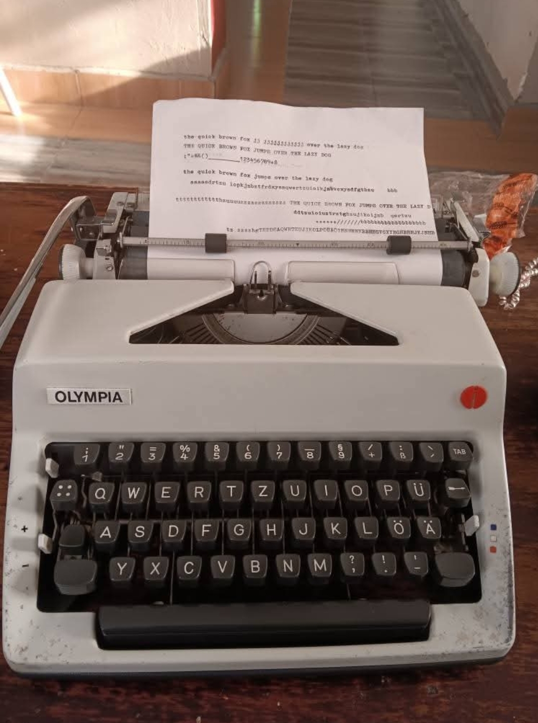 Olympia sm 9 typewriter  — Image 8